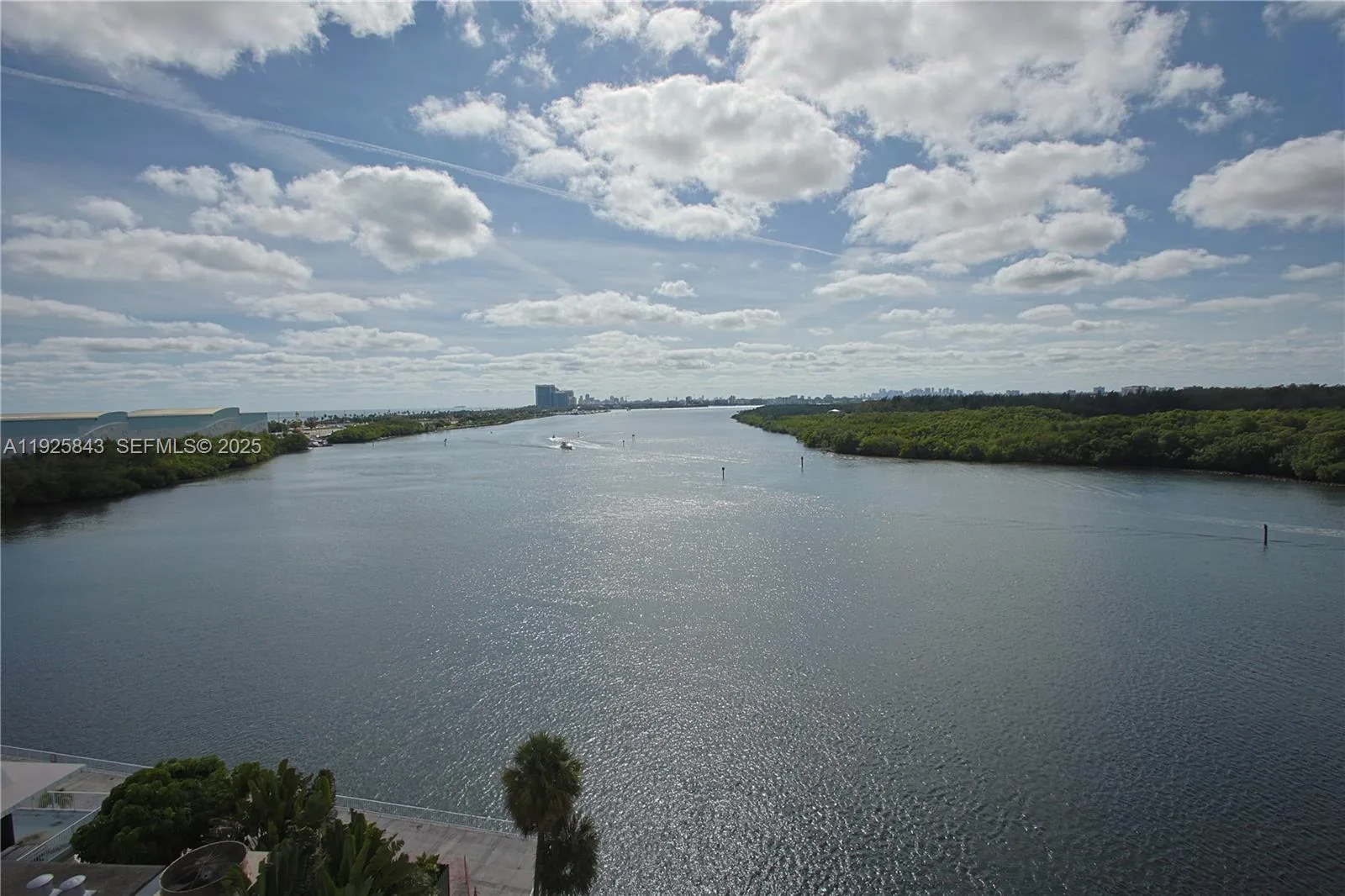 500 Bayview Dr # 928, Sunny Isles Beach, FL 33160