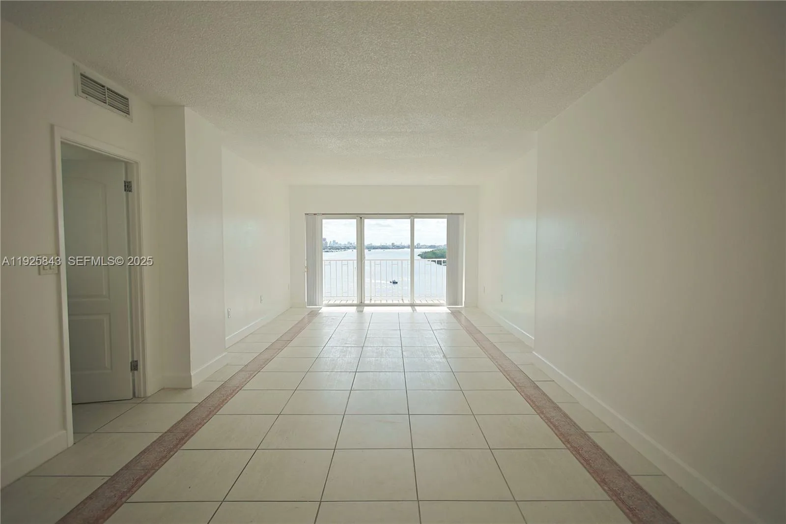 500 Bayview Dr # 928, Sunny Isles Beach, FL 33160 photo 3
