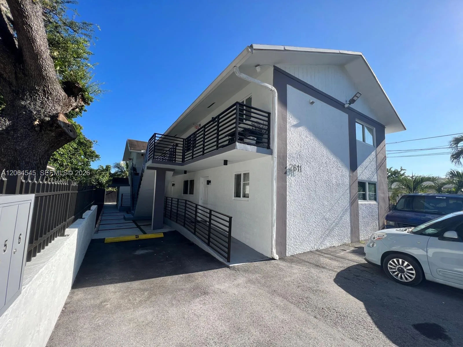 2611 NW 32nd St, Miami, FL 33142 photo 4