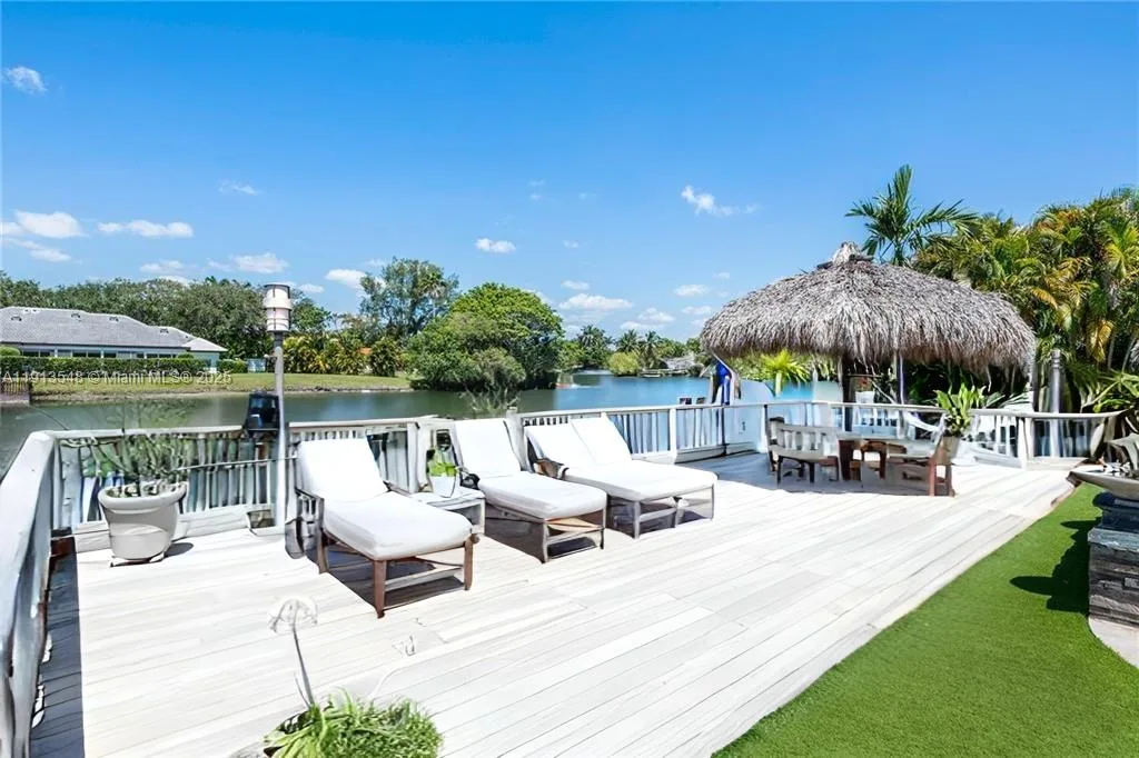 21280 NE 23rd Ave, Miami, FL 33180 photo 4
