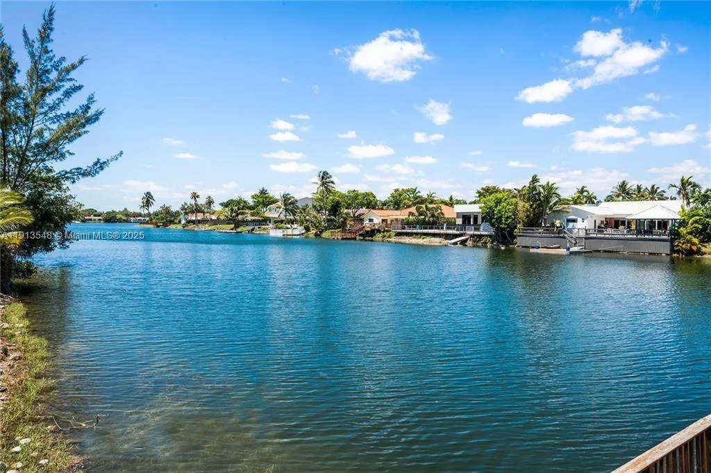 21280 NE 23rd Ave, Miami, FL 33180 photo 7