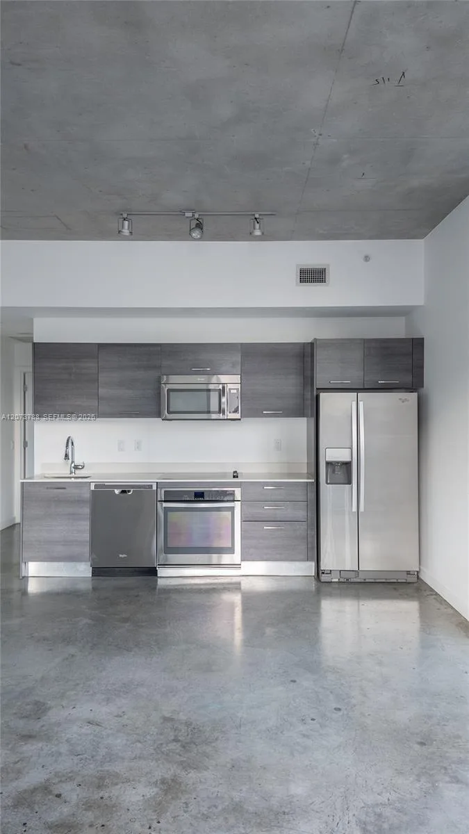 151 SE 1st St # 811, Miami, FL 33131 photo 11