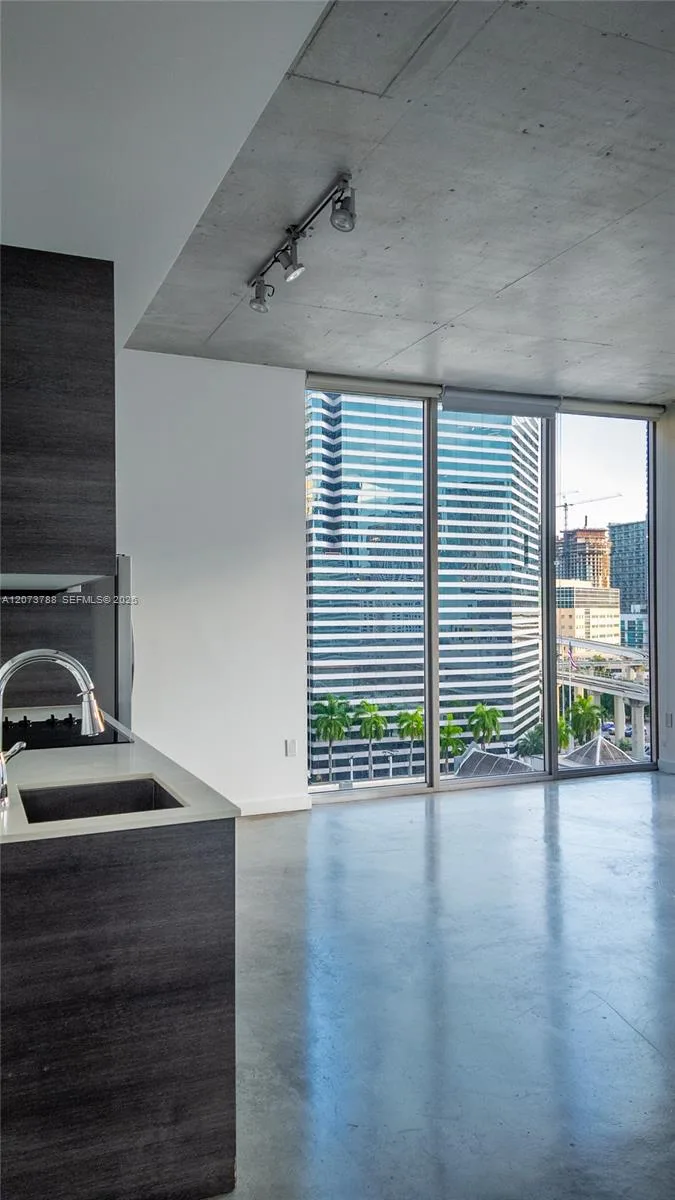 151 SE 1st St # 811, Miami, FL 33131 photo 12