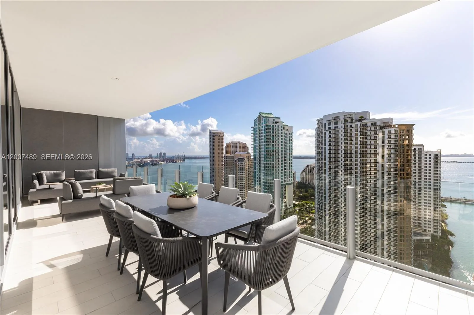300 Biscayne Blvd Way # 2802, Miami, FL 33131 photo 2