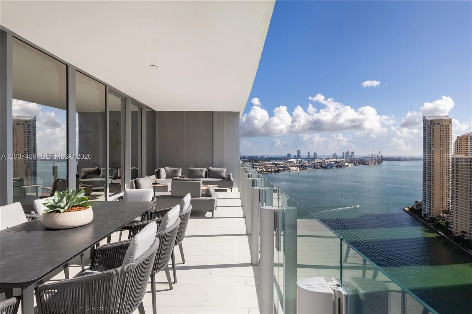 300 Biscayne Blvd Way # 2802, Miami, FL 33131 photo 3