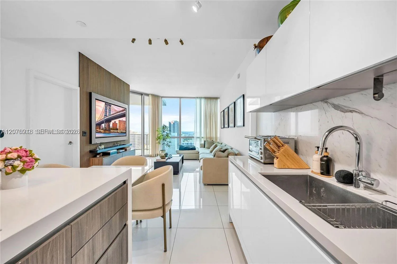 851 NE 1st Ave # 2408, Miami, FL 33132 photo 10