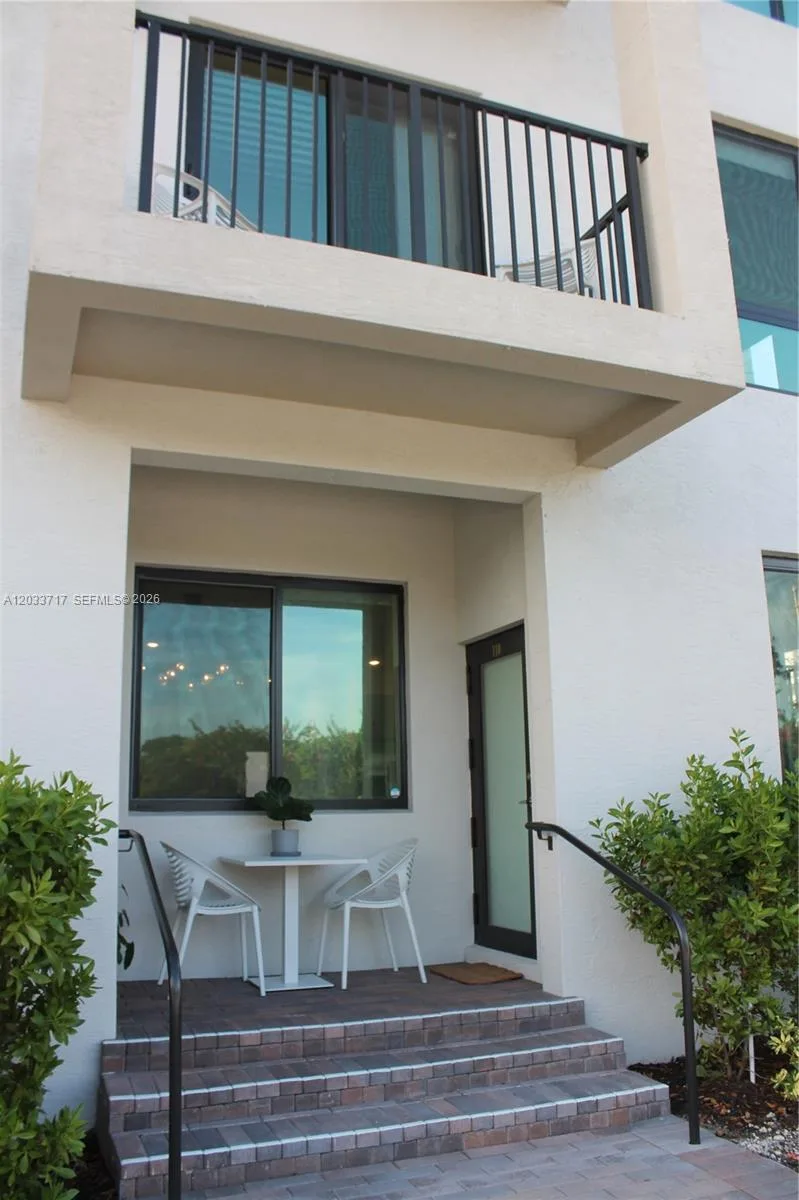 8265 NW 41 ST # C-110, Doral, FL 33166