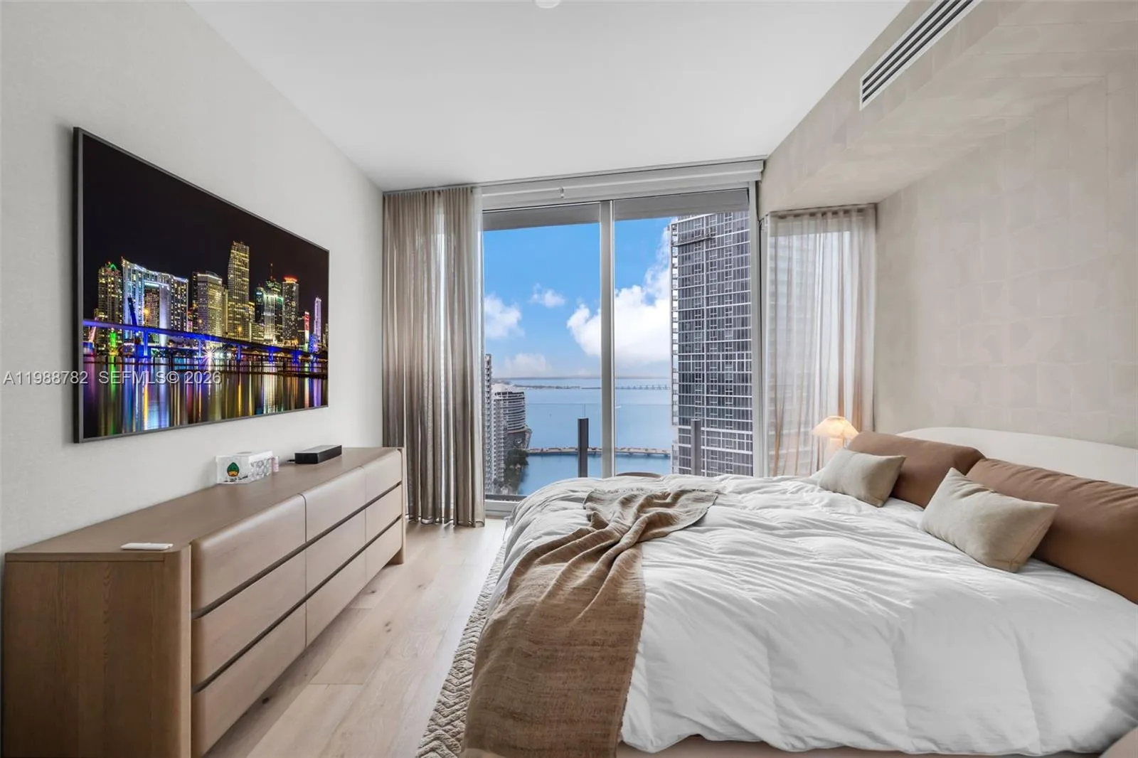 300 Biscayne Boulevard Way # 2605W, Miami, FL 33131 photo 12