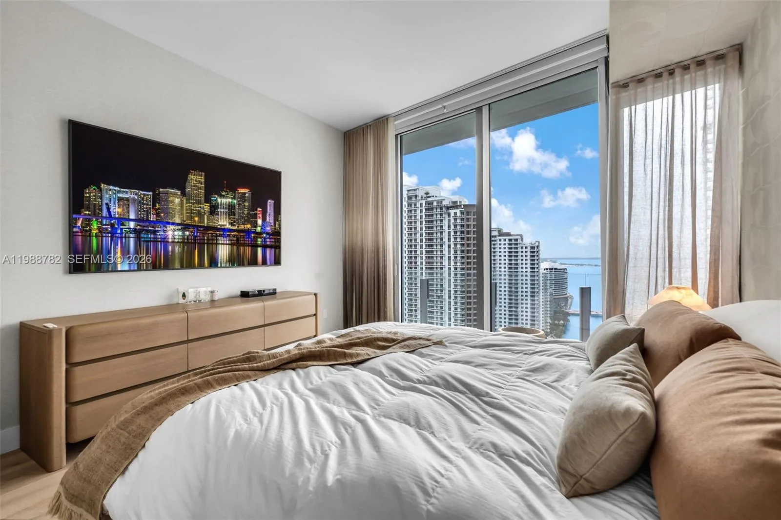 300 Biscayne Boulevard Way # 2605W, Miami, FL 33131 photo 13