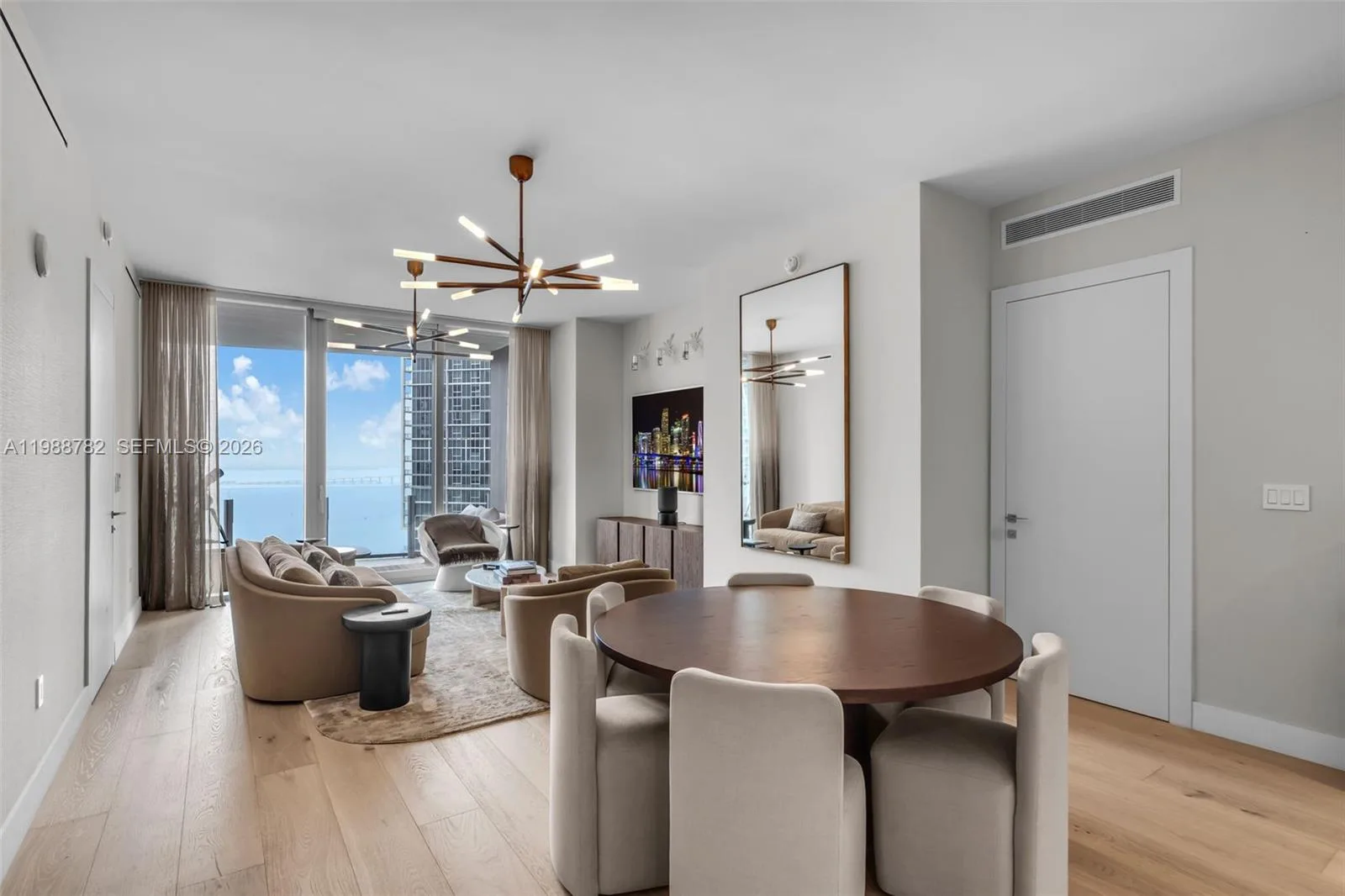 300 Biscayne Boulevard Way # 2605W, Miami, FL 33131 photo 4