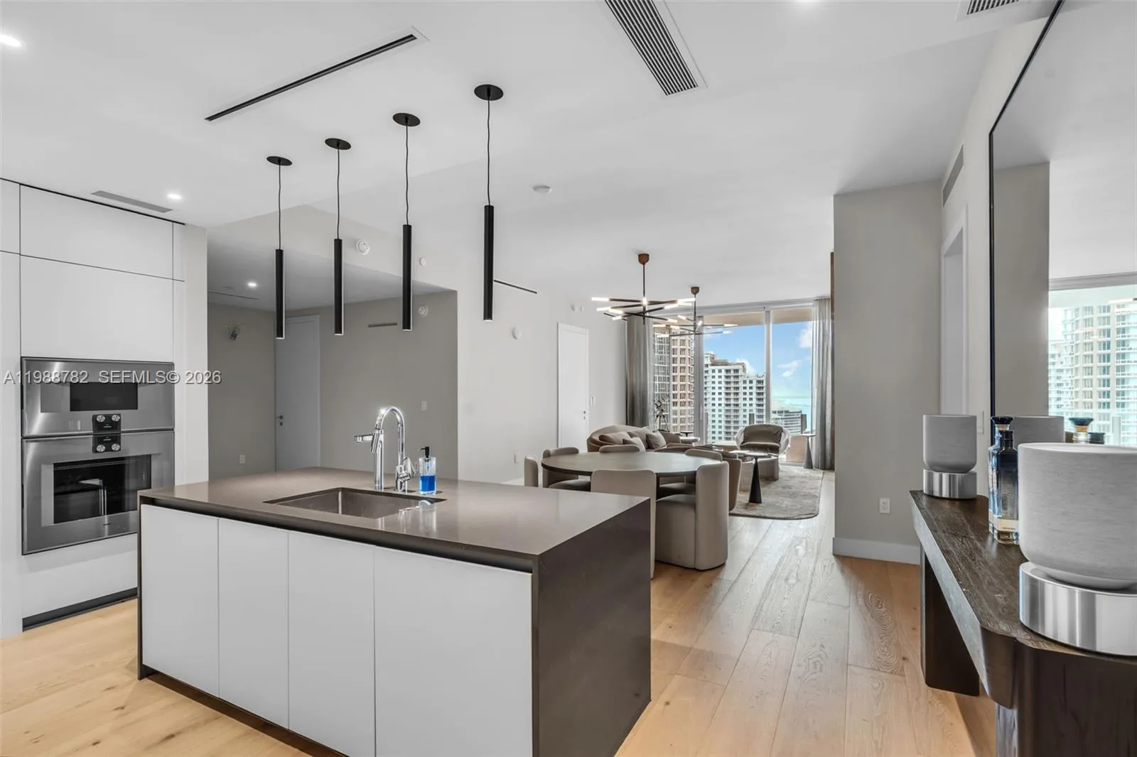 300 Biscayne Boulevard Way # 2605W, Miami, FL 33131 photo 6