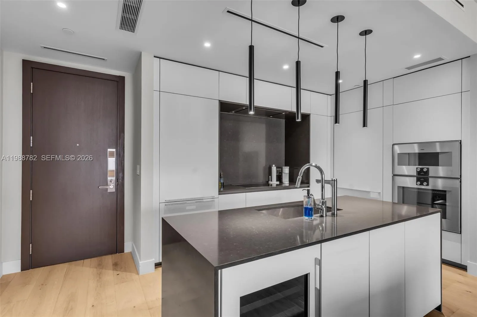 300 Biscayne Boulevard Way # 2605W, Miami, FL 33131 photo 8