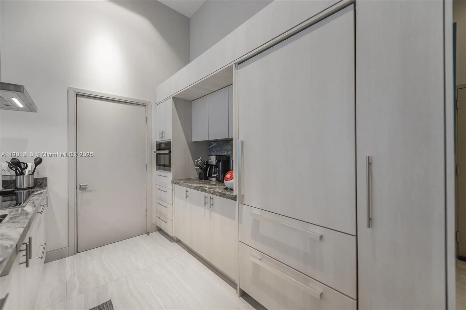 495 Brickell Ave # 2211, Miami, FL 33131 photo 10