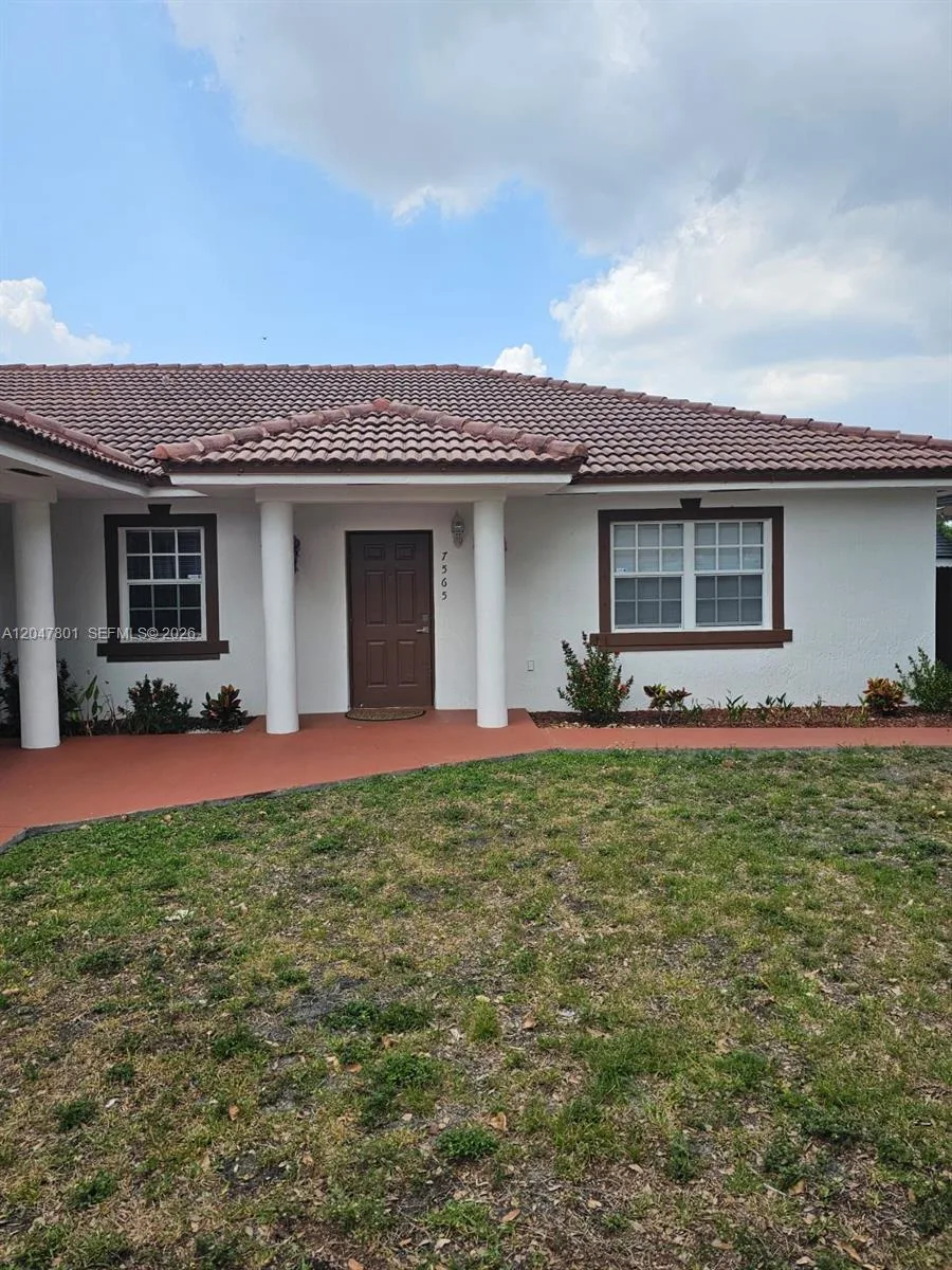 7565 N Augusta Dr # 7567, Hialeah, FL 33015