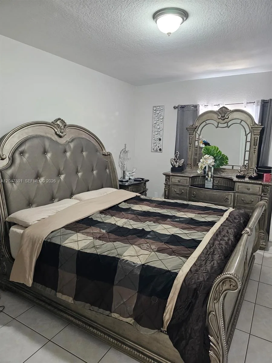 7565 N Augusta Dr # 7567, Hialeah, FL 33015 photo 5