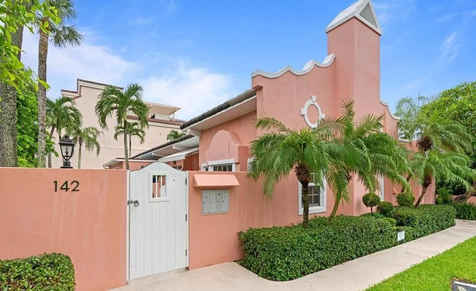 142 Peruvian Avenue # 102, Palm Beach, FL 33480