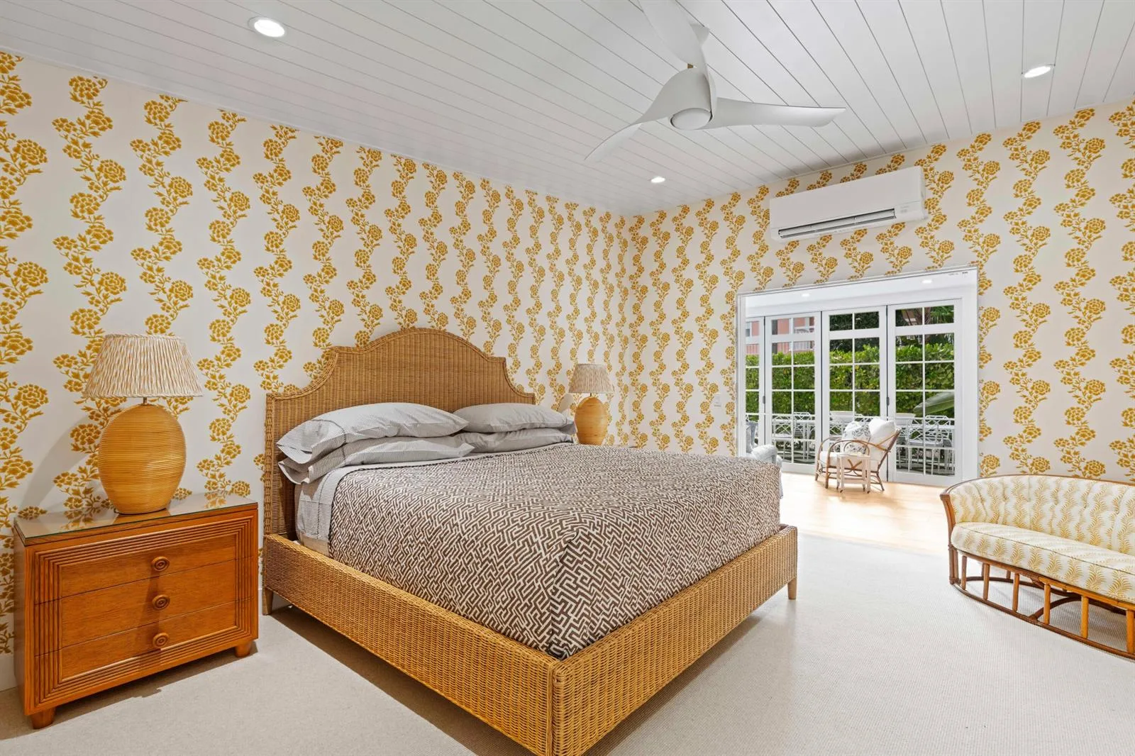 142 Peruvian Avenue # 102, Palm Beach, FL 33480 photo 11