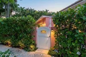 142 Peruvian Avenue # 102, Palm Beach, FL 33480 photo 2