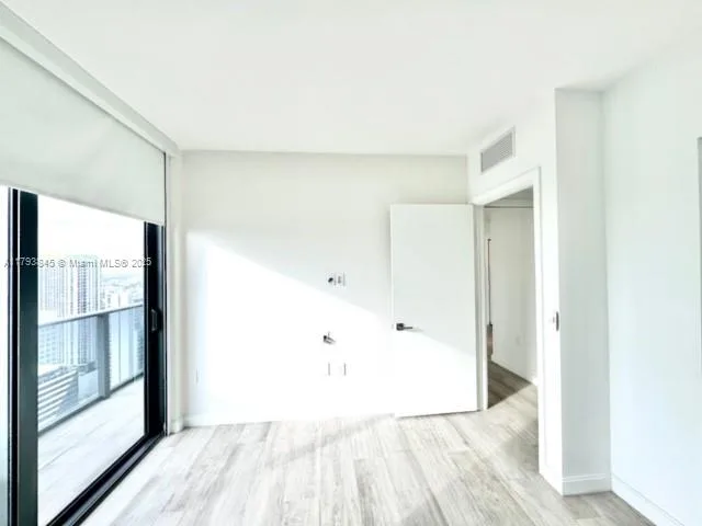 55 SW 9th St # 4008, Miami, FL 33130 photo 10