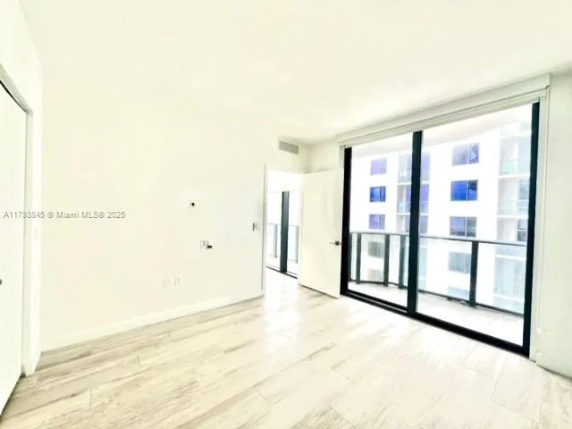 55 SW 9th St # 4008, Miami, FL 33130 photo 12