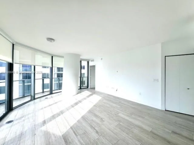 55 SW 9th St # 4008, Miami, FL 33130 photo 7