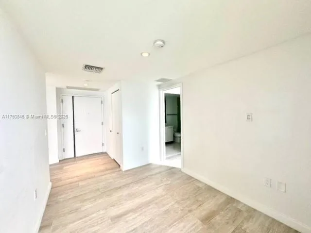 55 SW 9th St # 4008, Miami, FL 33130 photo 8