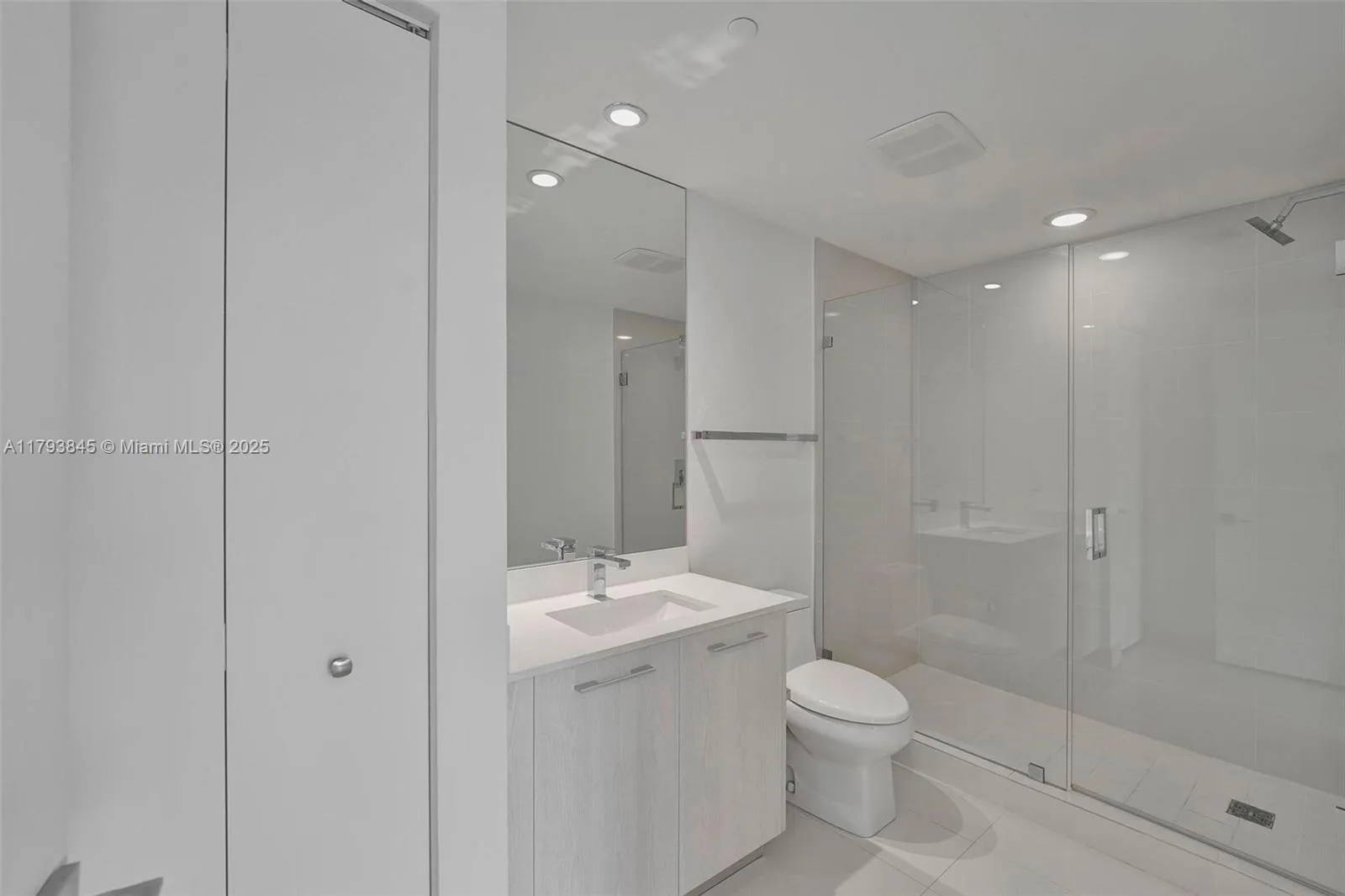 55 SW 9th St # 4008, Miami, FL 33130 photo 9