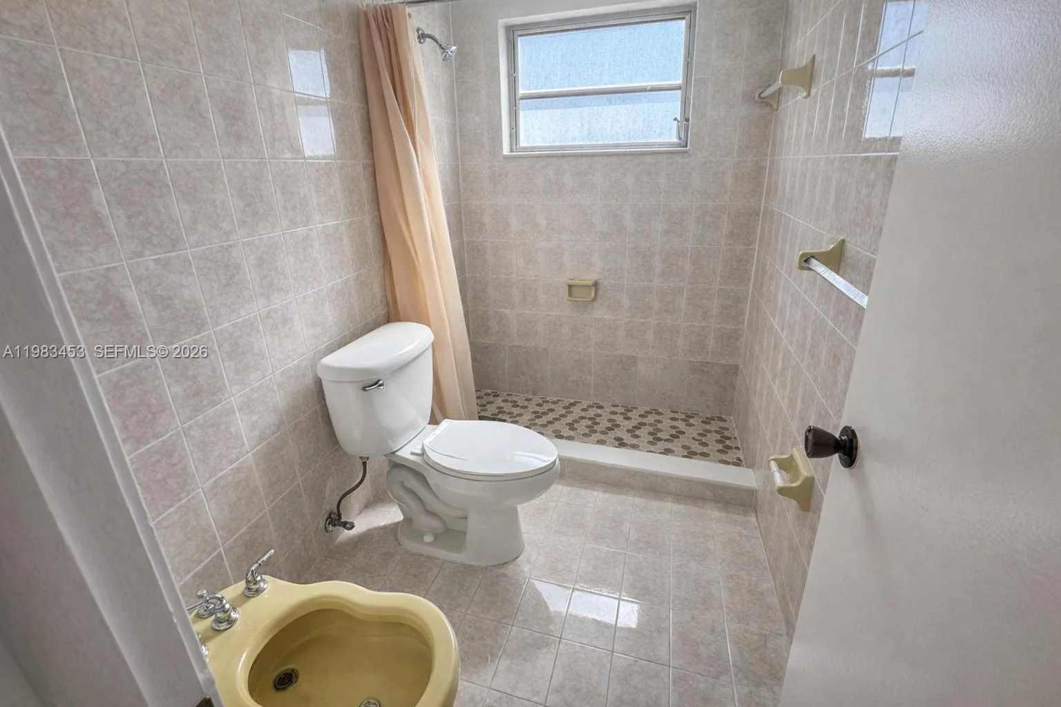 1630 W 46th St # 514B, Hialeah, FL 33012 photo 11