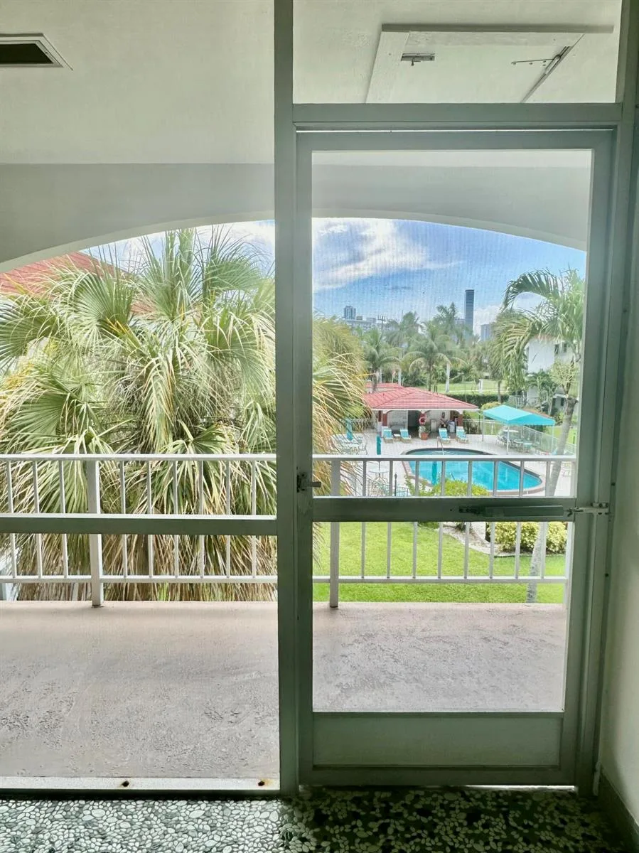 580 EGRET Drive # 314, Hallandale Beach, FL 33009 photo 13