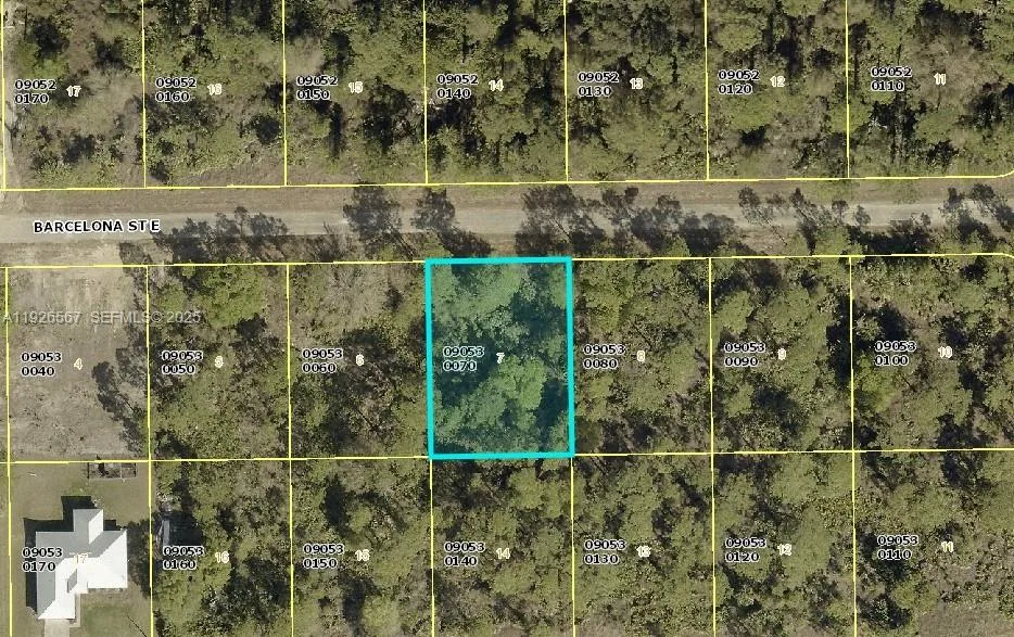 1020 Barcelona Street S, Lehigh Acres, FL 33974 — zdjęcie 2