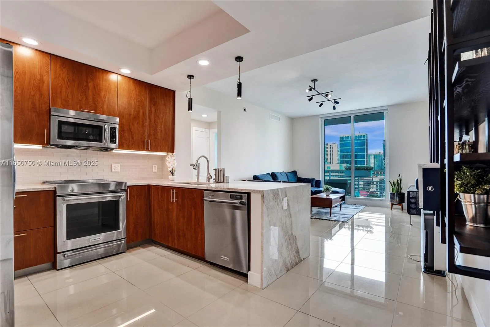315 NE 3rd Ave # 1505, Fort Lauderdale, FL 33301 photo 11