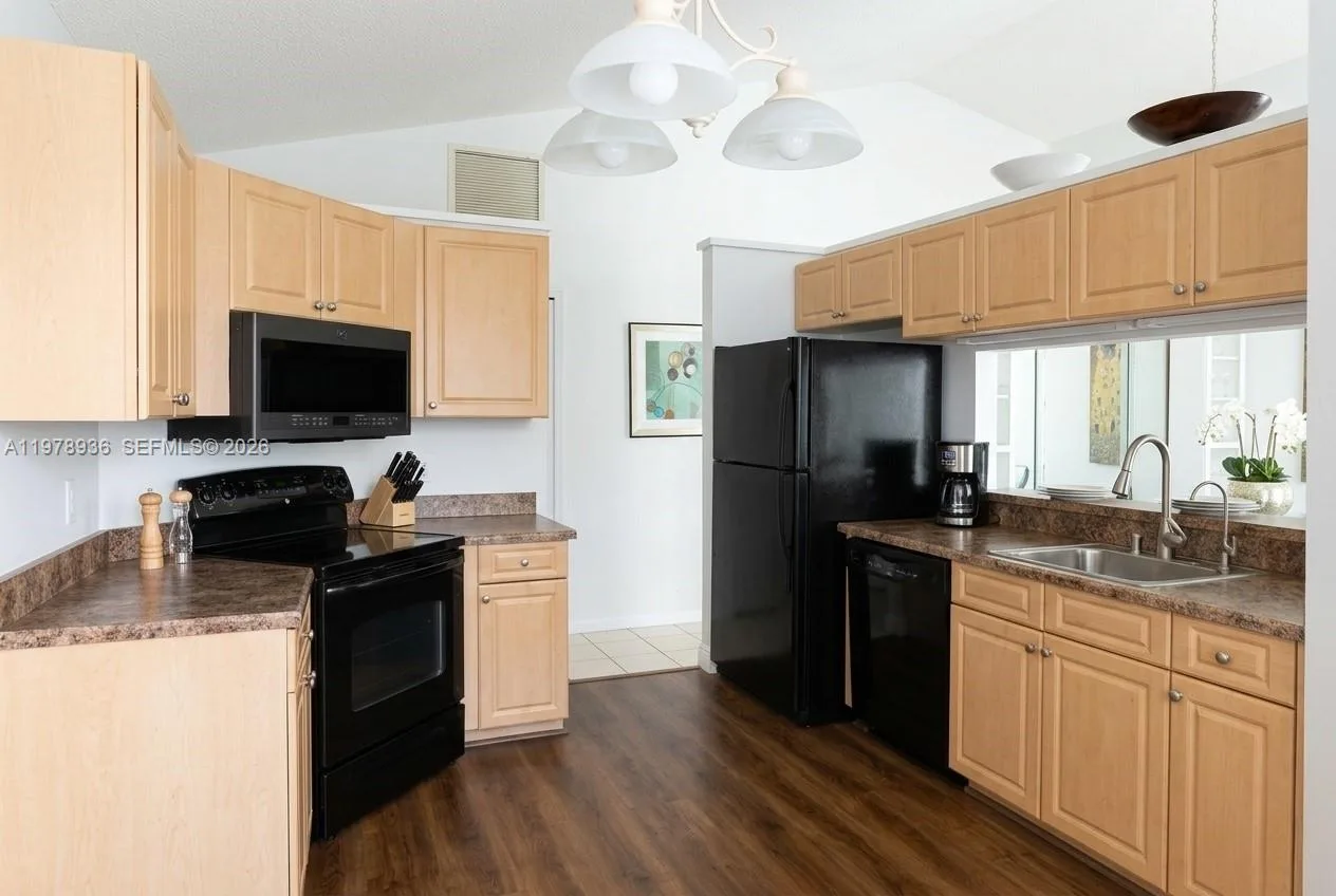7604 Lexington Club Blvd # B, Delray Beach, FL 33446 photo 5