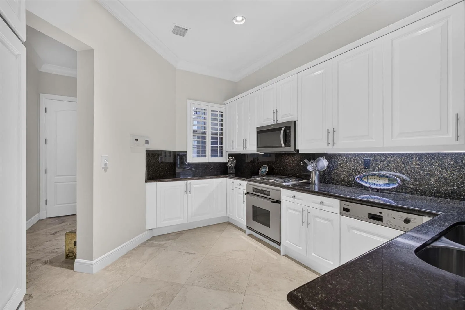 40 Marina Gardens Drive, Palm Beach Gardens, FL 33410 photo 10