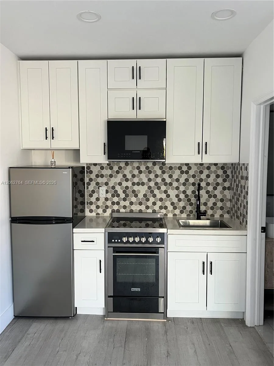 7128 Indian Creek Dr # 8, Miami Beach, FL 33141