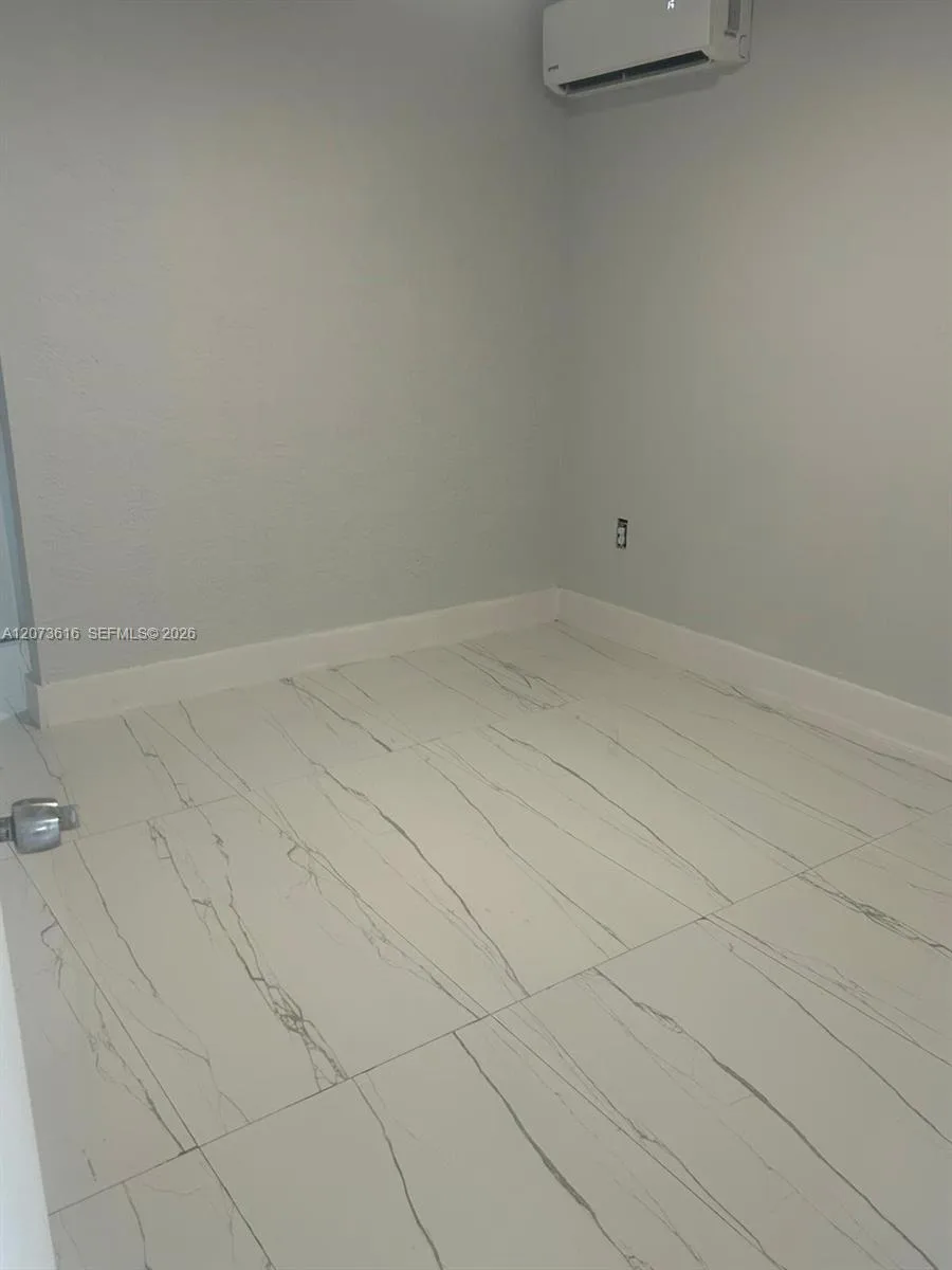 2500 NW 91st St, Miami, FL 33147 photo 10