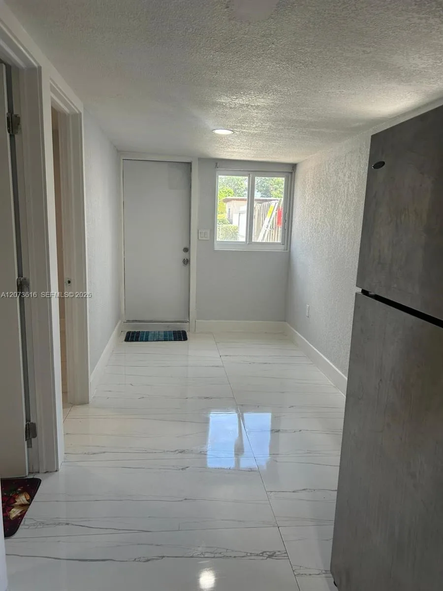 2500 NW 91st St, Miami, FL 33147 photo 5