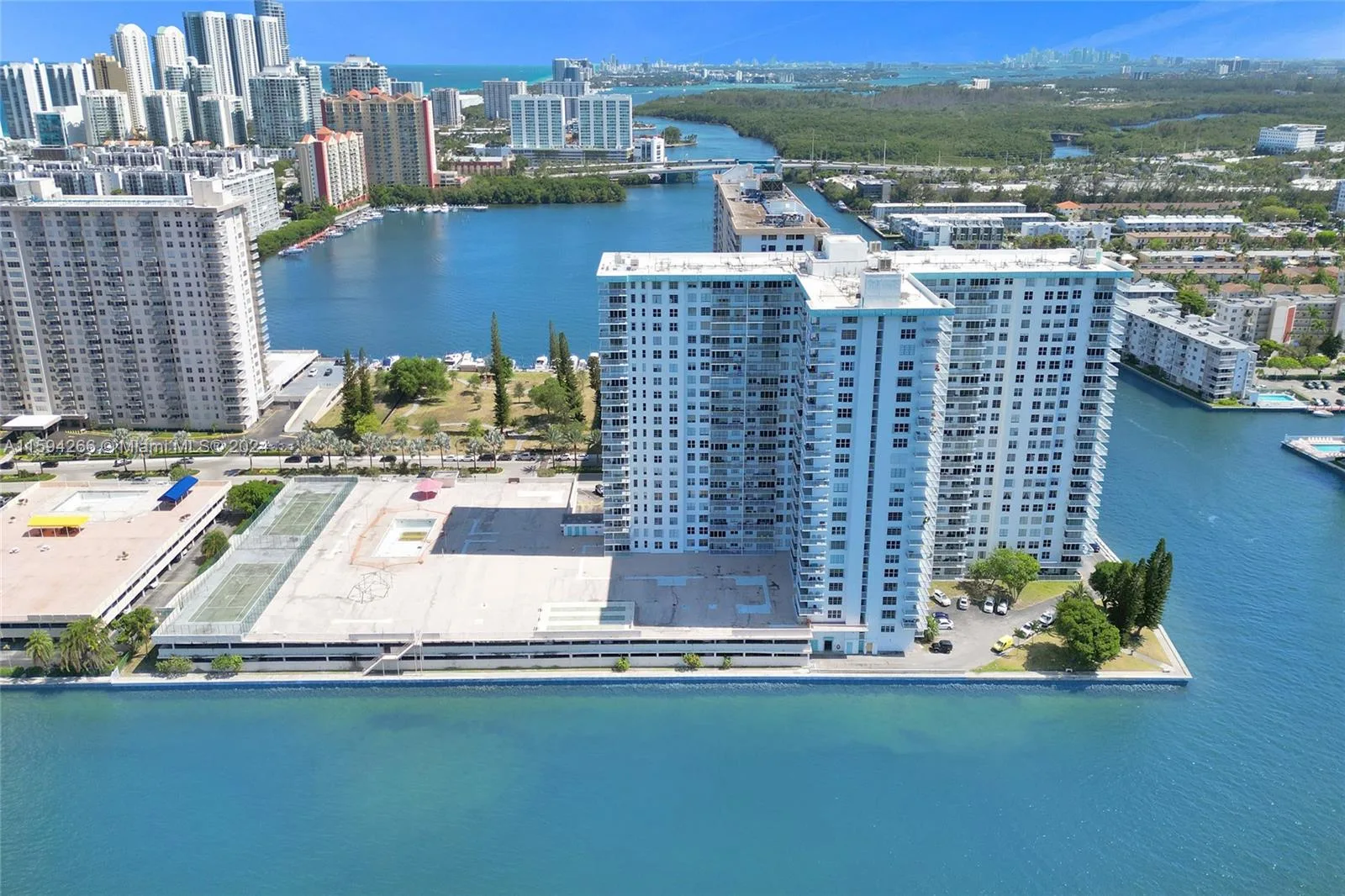 301 174th St # 1701, Sunny Isles Beach, FL 33160 photo 13