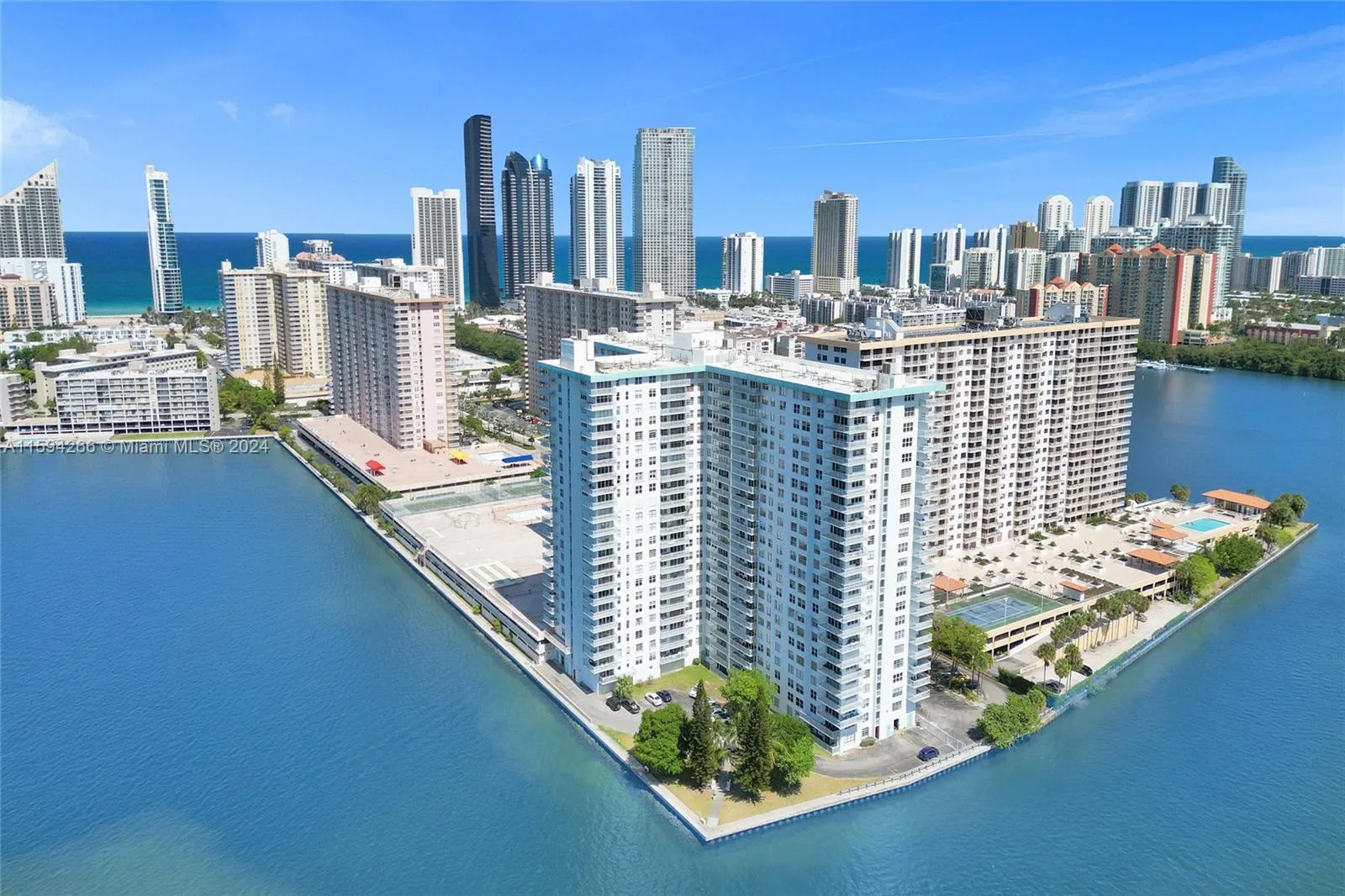 301 174th St # 1701, Sunny Isles Beach, FL 33160 photo 2