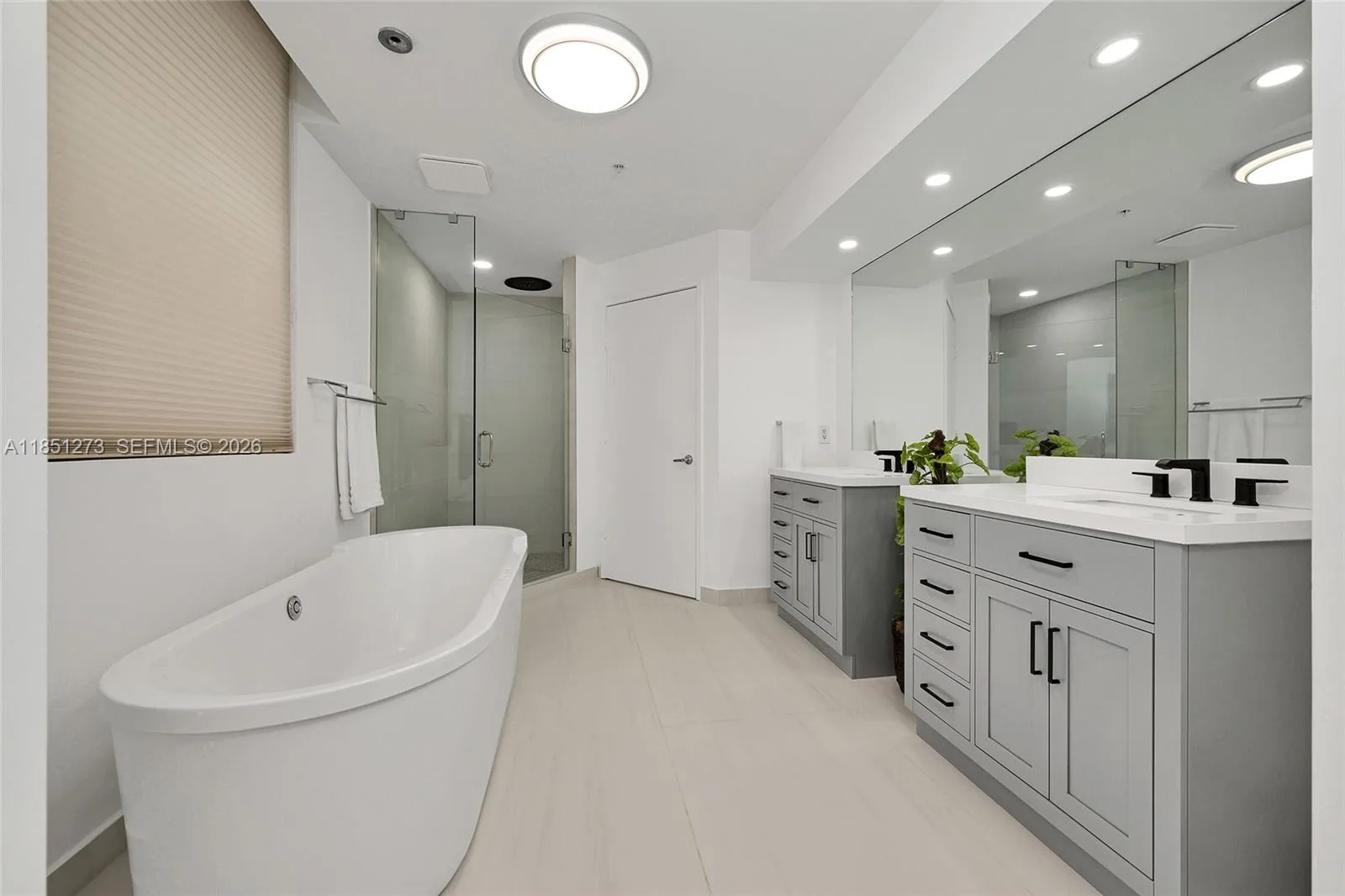 16275 Collins Ave # 801, Sunny Isles Beach, FL 33160 photo 8