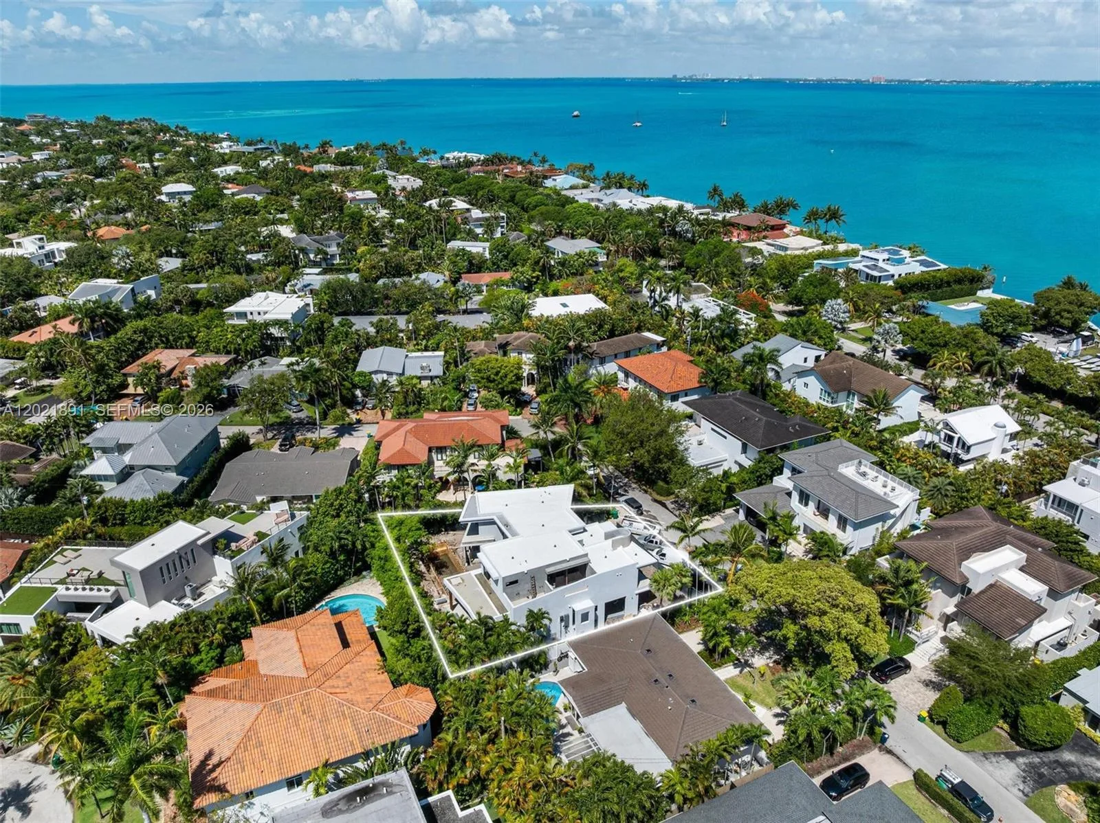 238 Buttonwood Dr, Key Biscayne, FL 33149 photo 2
