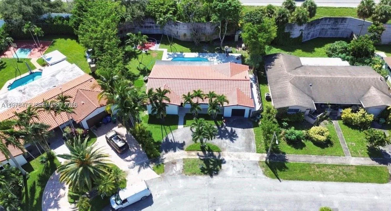 21020 NE 18th Ct, Miami, FL 33179 photo 8