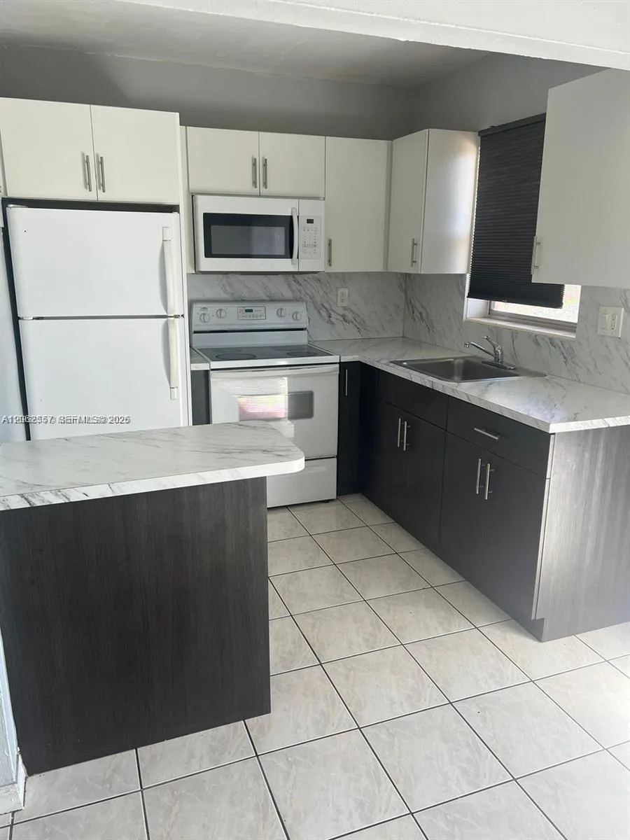 7505 SW 82nd St # 314, Miami, FL 33143