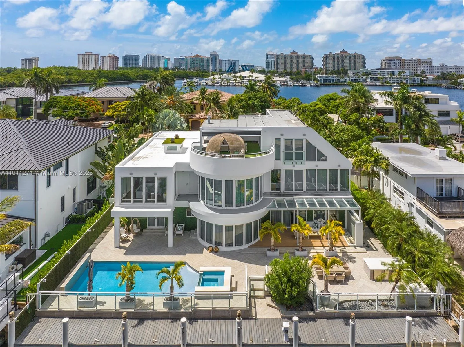 1319 Seminole Dr, Fort Lauderdale, FL 33304