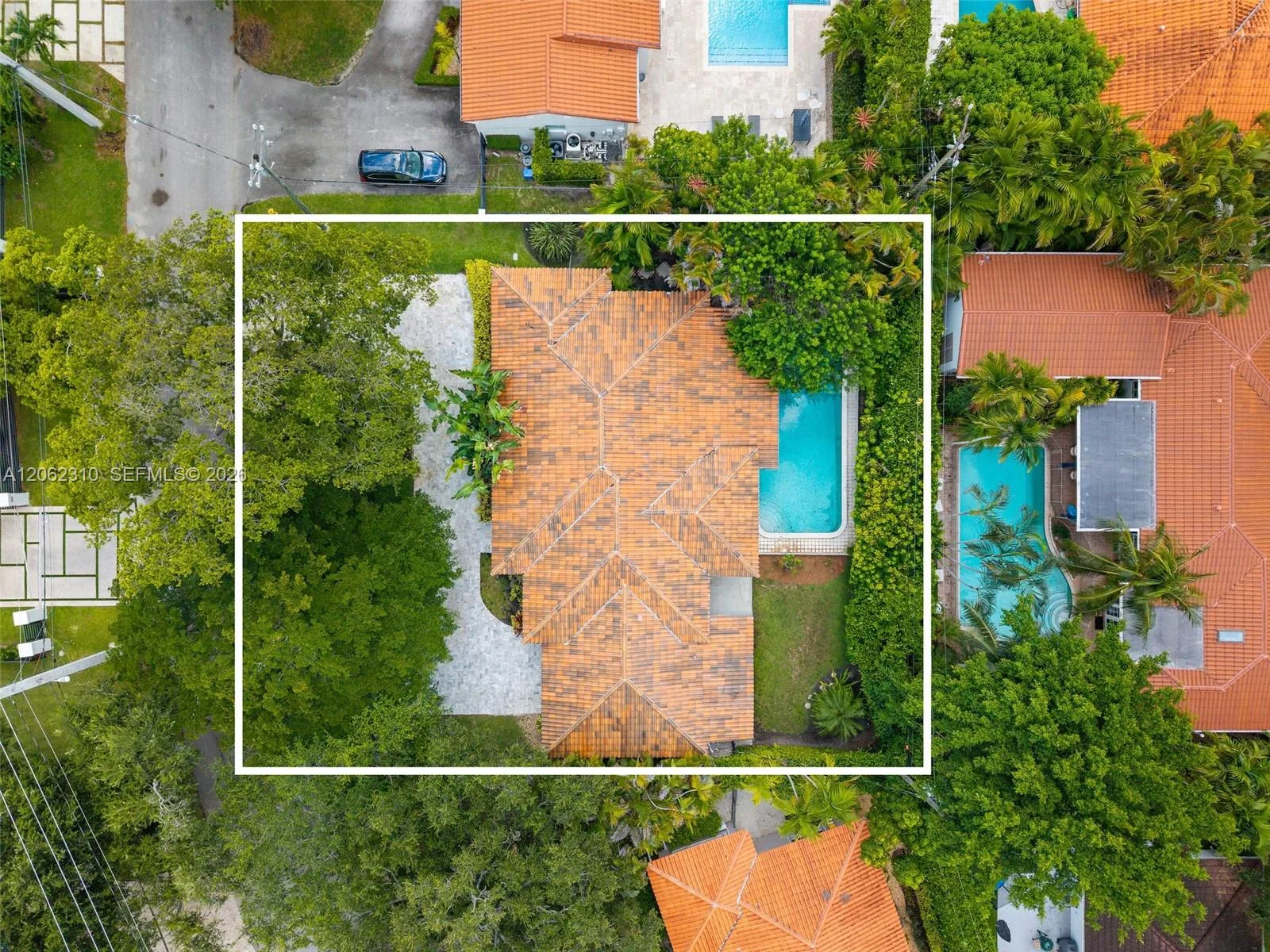548 Vilabella Ave, Coral Gables, FL 33146 photo 2