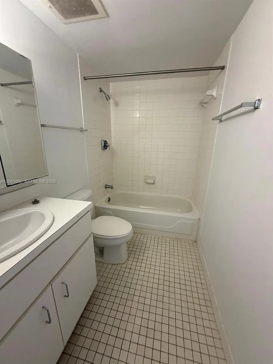 5737 SW 72nd St # 5737, South Miami, FL 33143 photo 2
