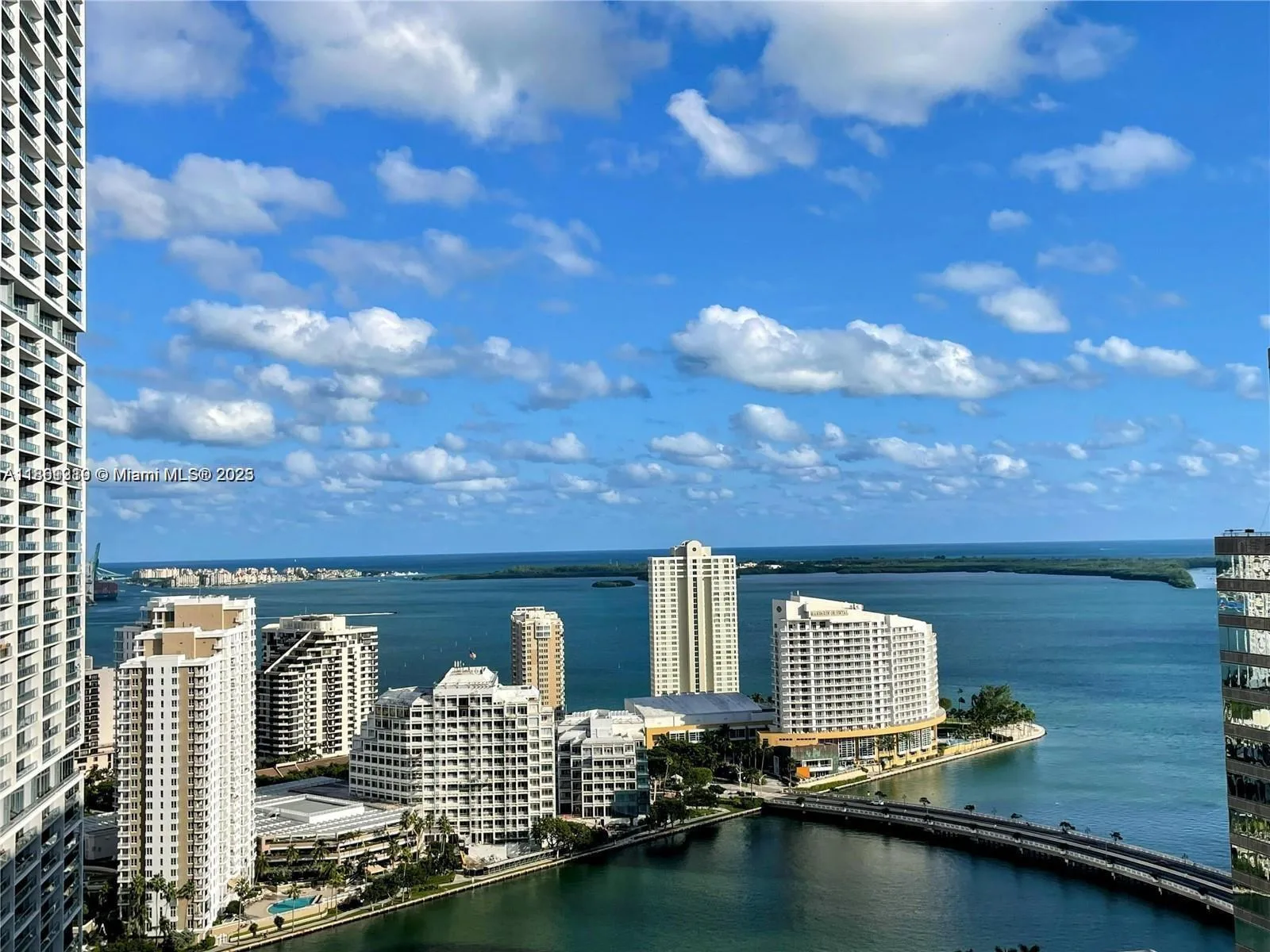 500 Brickell Ave # 3100, Miami, FL 33131 photo 2