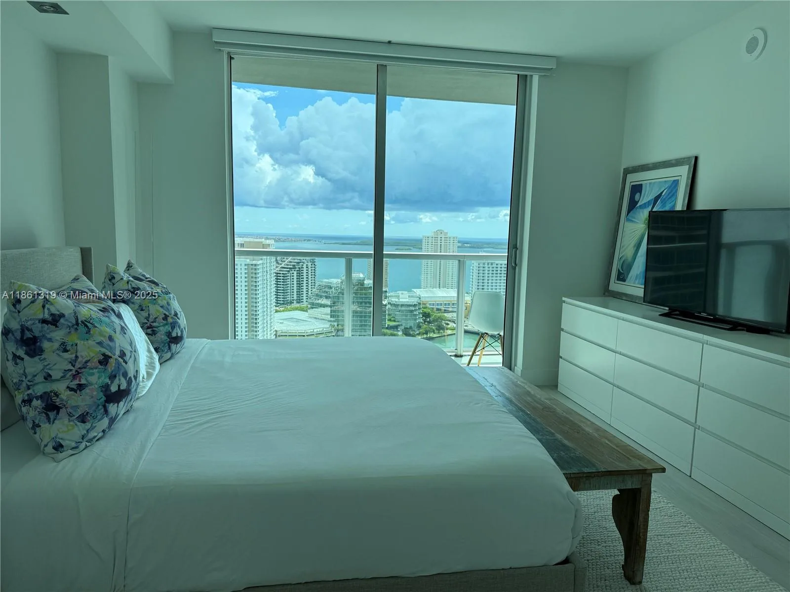 500 Brickell Ave # 3100, Miami, FL 33131 photo 3