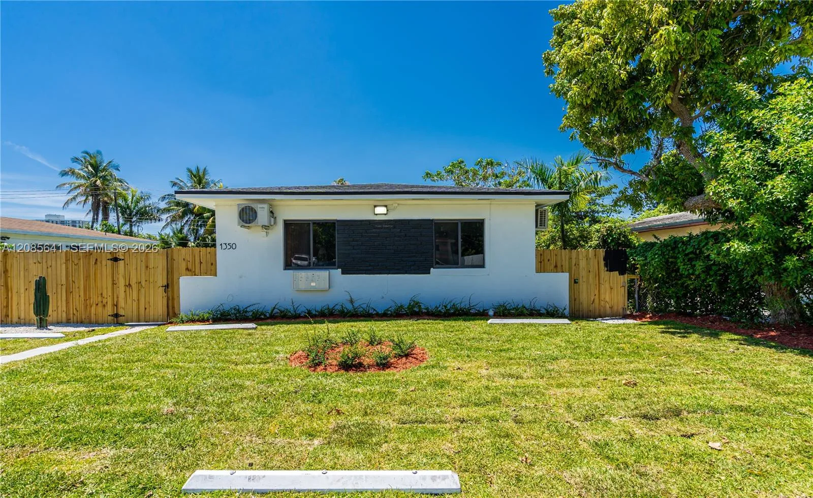 1350 NE 111th St, Miami, FL 33161