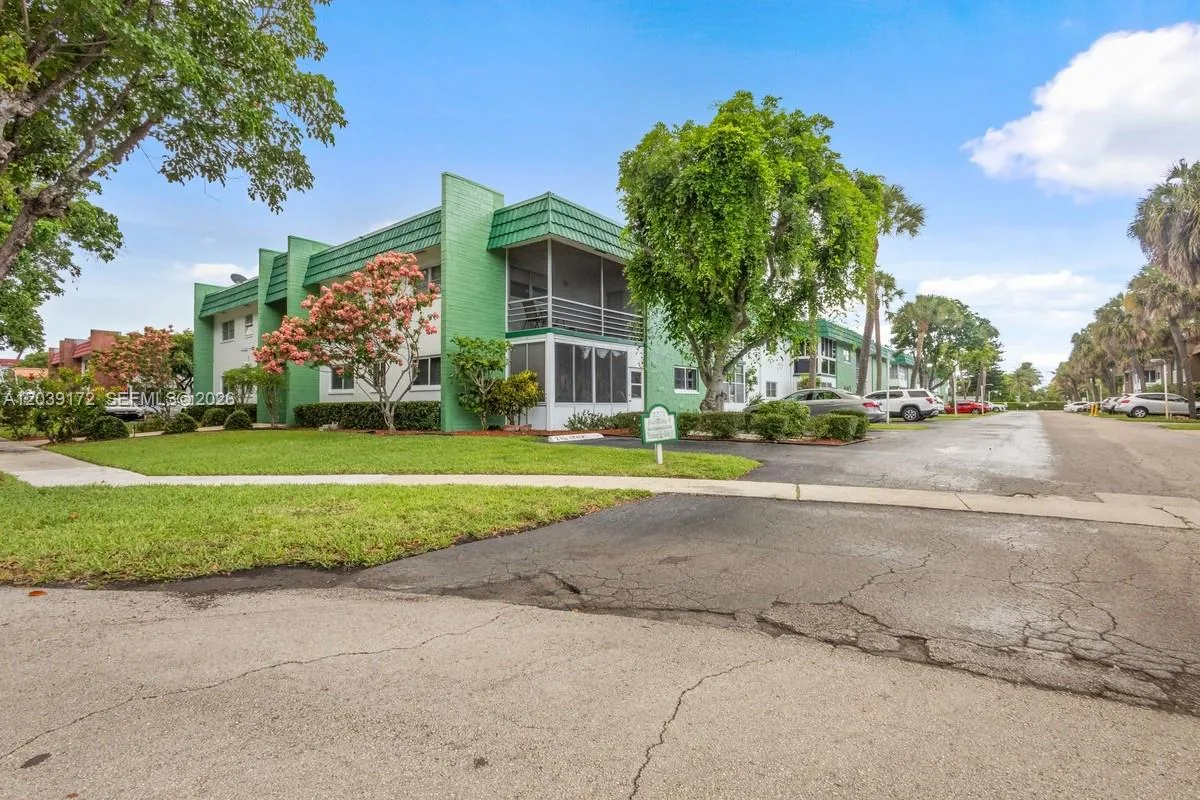 2271 NW 48th Ter # 112, Lauderhill, FL 33313