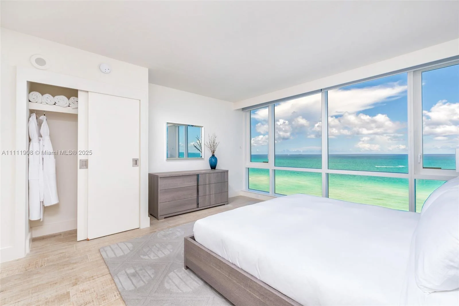 102 24th St # 1019, Miami Beach, FL 33139 photo 4